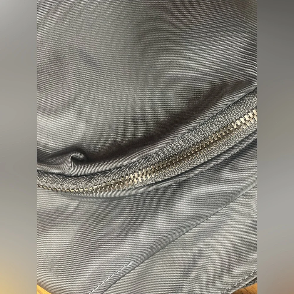 TUMI Voyageur Capri Crossbody Shoulder Bag Gray Nylon Travel Neutral Classic - Picture 7 of 16
